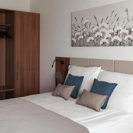 Stari Dvor 3* Углян