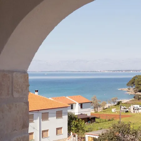 Stari Dvor Hotell Ugljan