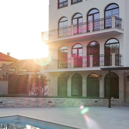 Stari Dvor Hotel 3*