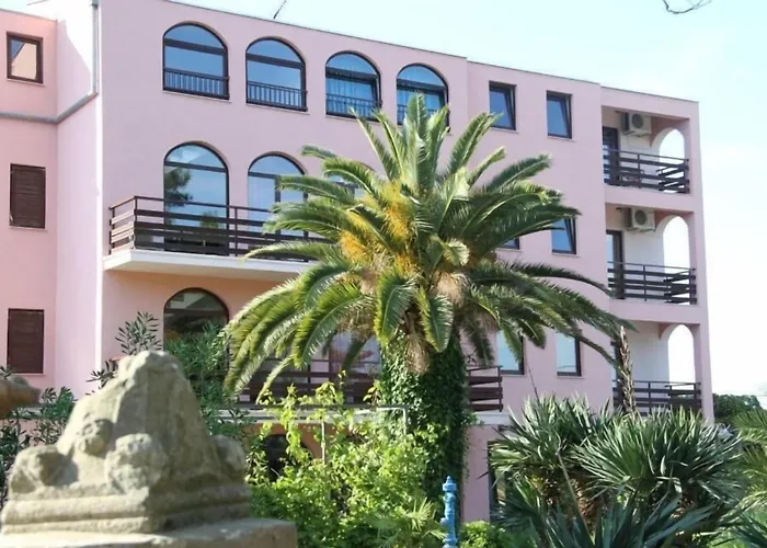 Stari Dvor Hotel 3*