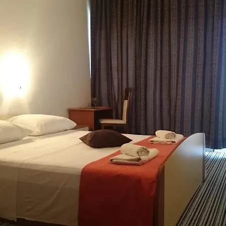 Stari Dvor 3* Ugljan