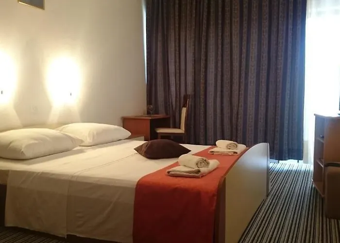 Stari Dvor 3* 우글랸