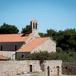 Stari Dvor מלון