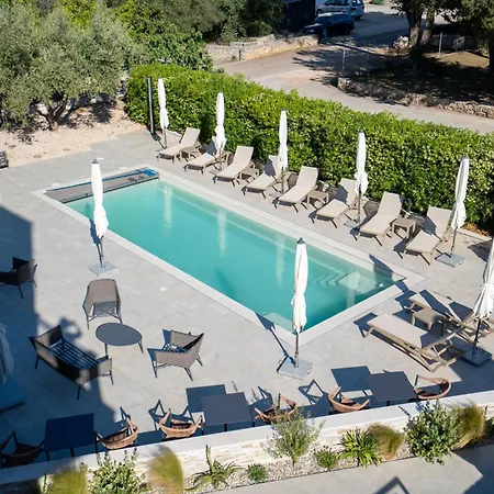 Stari Dvor Hotel 3*